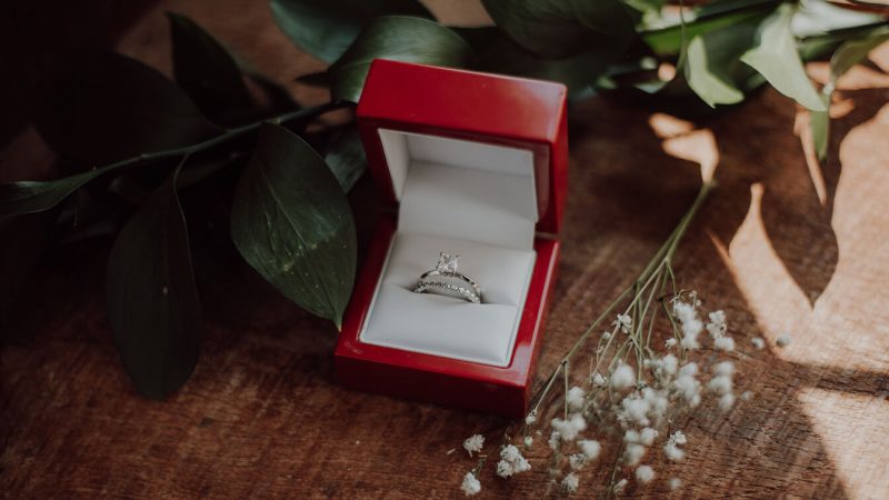 restoranda-evlilik-teklifi