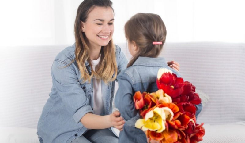 anneler-gununde-alinabilecek-hediyeler-nelerdir.jpg