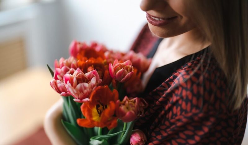 8-marta-ozel-en-anlamli-5-kadinlar-gunu-cicegi