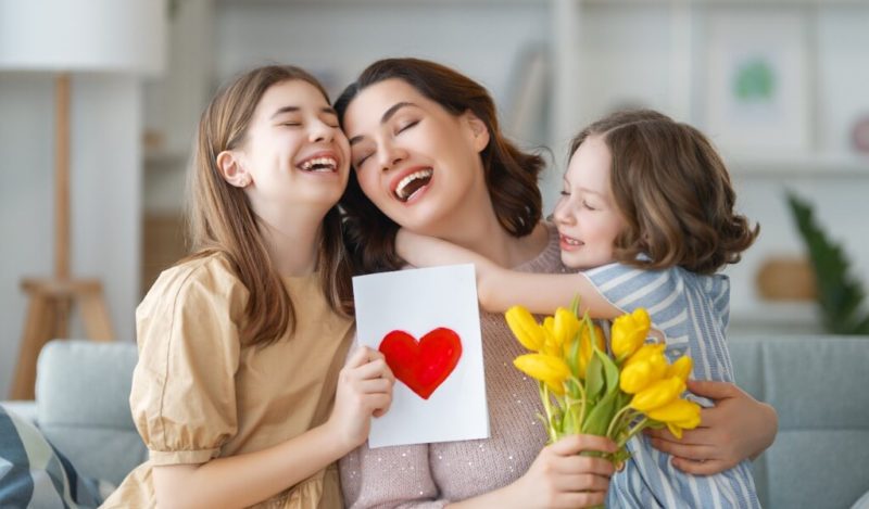 anneler-gunu-icin-ne-hediye-alinir