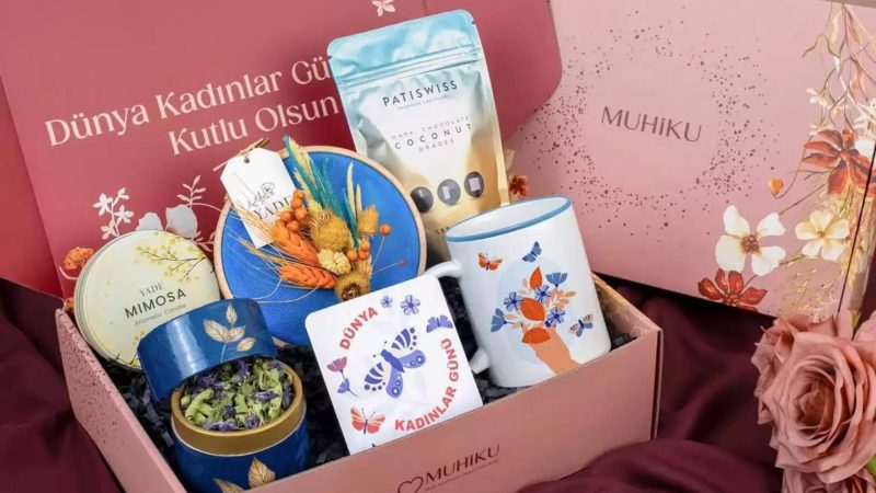 8-mart-dunya-kadinlar-gunu-hediye-kutusu-2024