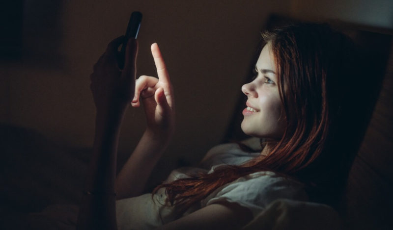 erkek-sevgiliye-iyi-geceler-mesaji