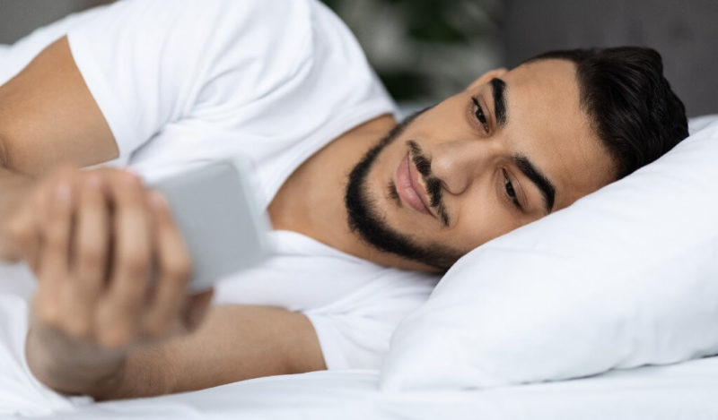 kadin-sevgiliye-iyi-geceler-mesaji