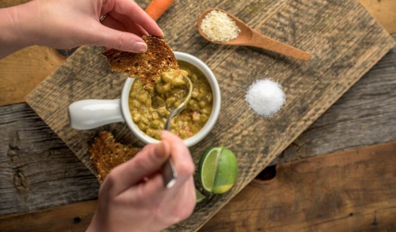 yogurtlu-avokado-dip