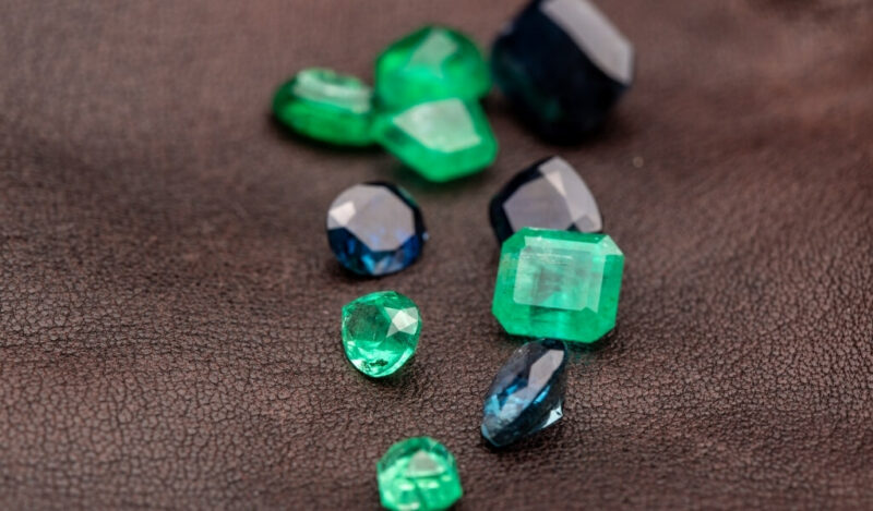 safir-mi-daha-degerli-zumrut-mu