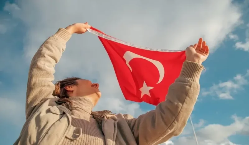 10-yil-marsi-sozleri-kime-ait