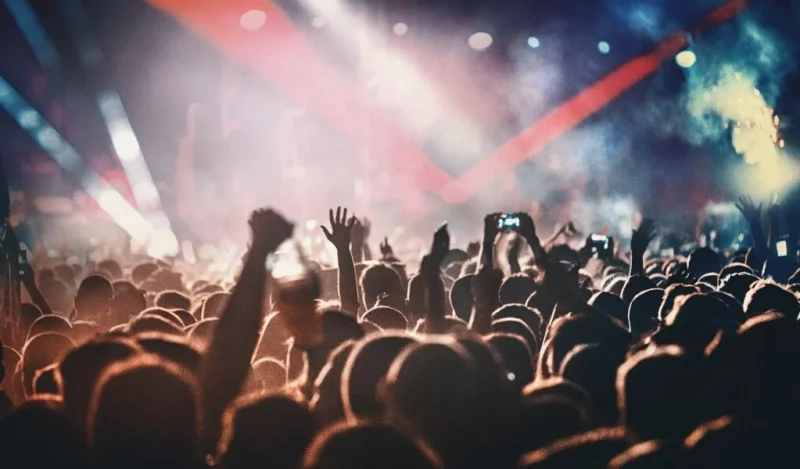 sokak partileri ve konserler ile eğlencenin tadını çıkarın