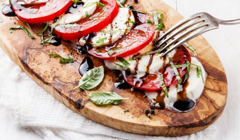 baslangic-caprese-salatasi