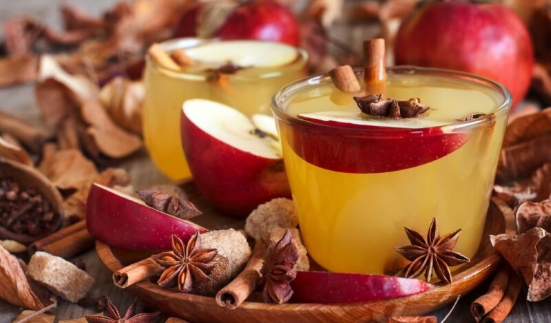 icecek-elma-ve-tarcin-aromali-soguk-icecek