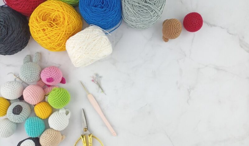 kadin-sevgiliye-el-yapimi-hediye-hazirlama