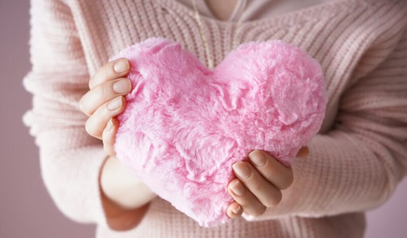 kalp-seklinde-yastik