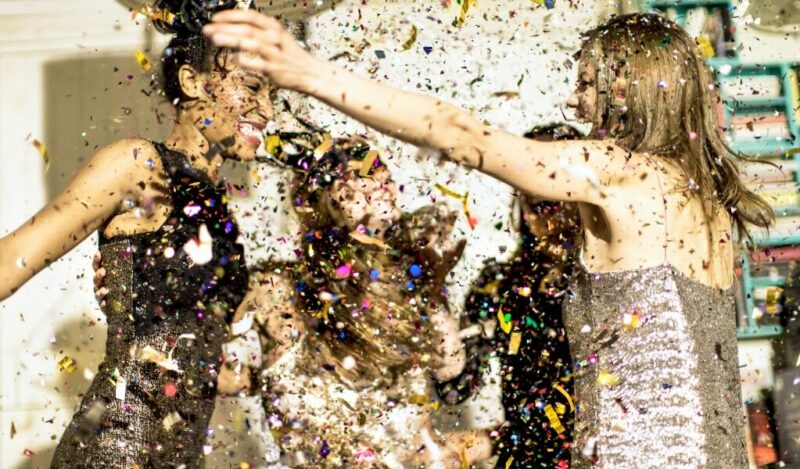 kadinlar-matinesinde-neler-olur