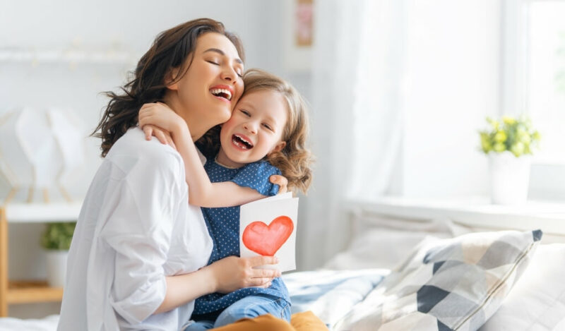 en-guzel-anne-sarkilari