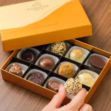 Godiva Gold Rigid Pralin Çikolata Kutusu