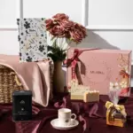 Küçük Bir Mutluluk Hediye Kutusu