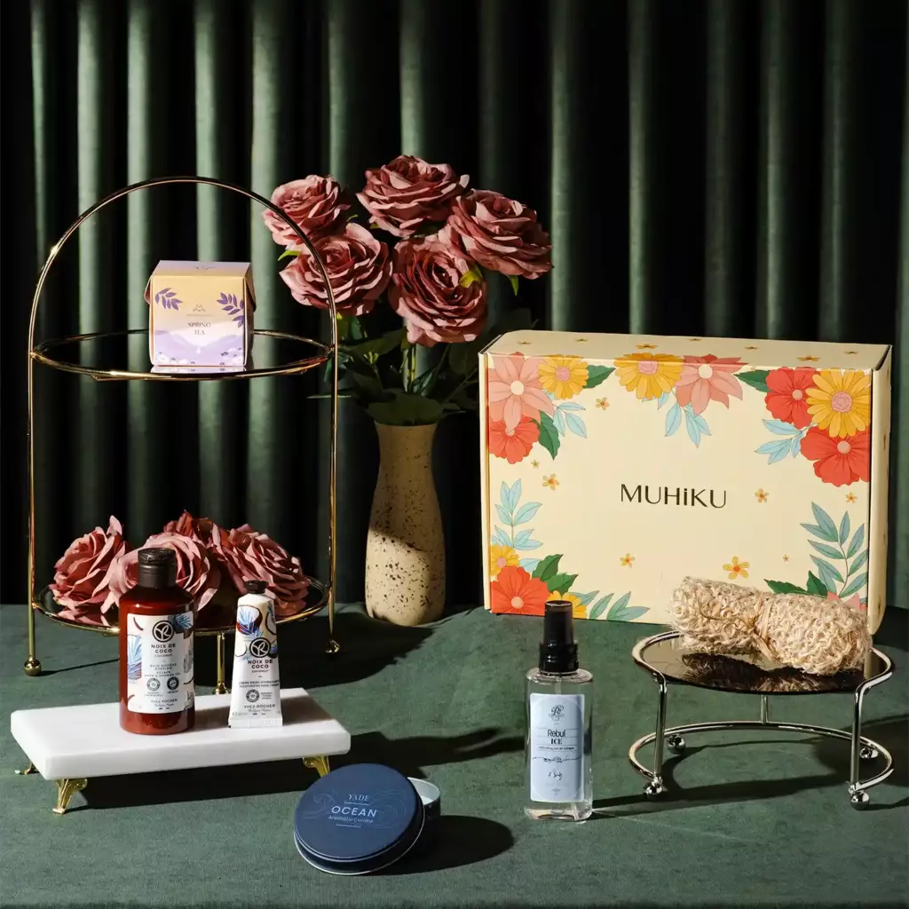 Keyifli Bakım Günü Hediye Kutusu Keyifli Bakım Günü Hediye Kutusu