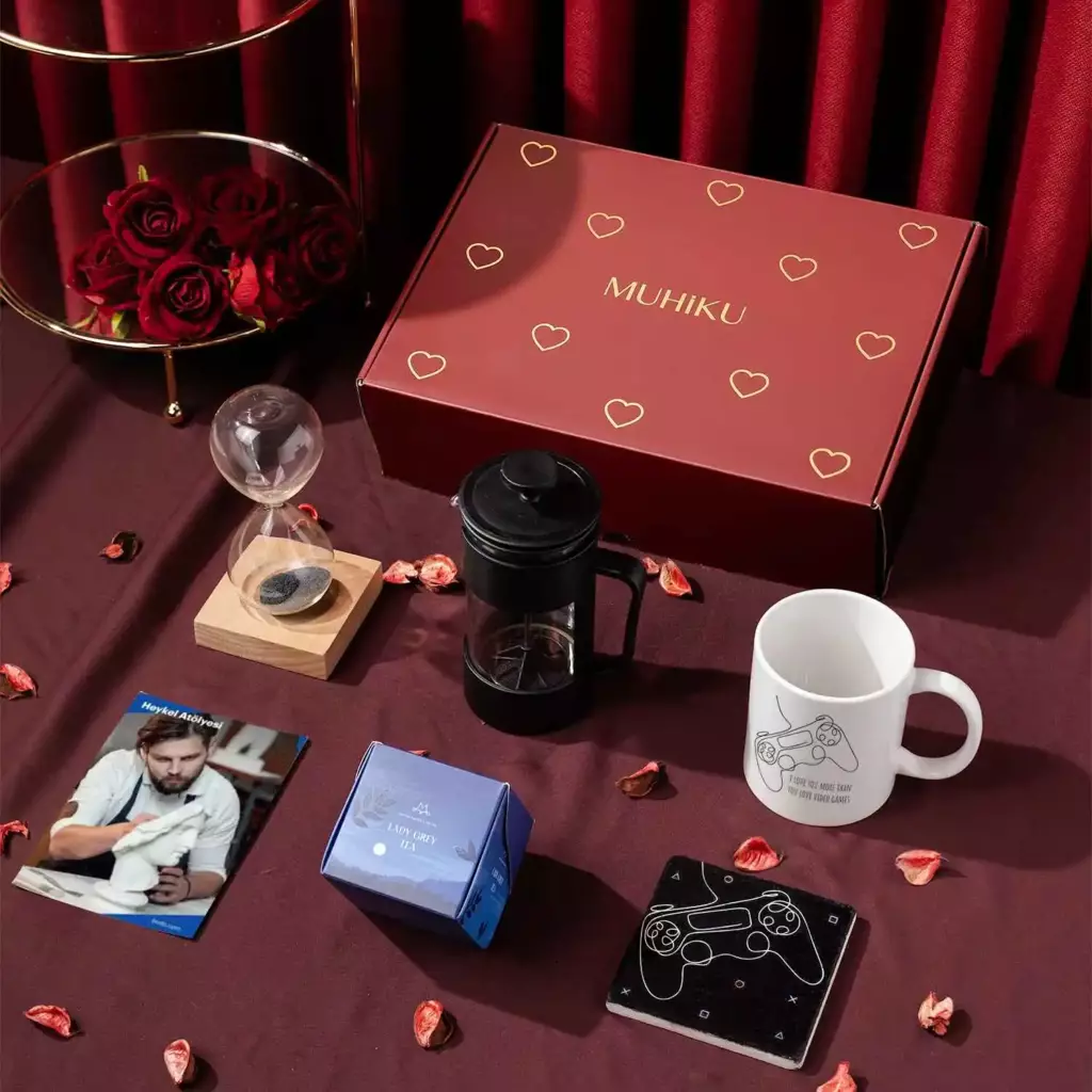 Deneyim Seven Sevgiliye Hediye Kutusu Deneyim Seven Sevgiliye Hediye Kutusu