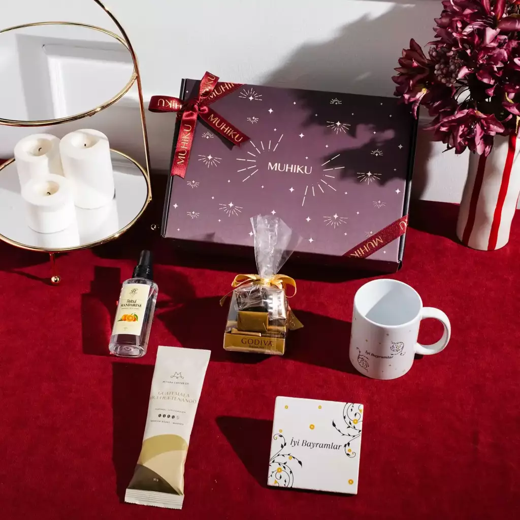 Kahveli Hoş Sohbetler Hediye Kutusu Kahveli Hoş Sohbetler Hediye Kutusu