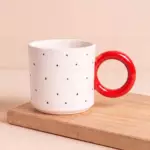 El Yapımı Kırmızı Kulplu Seramik Kupa